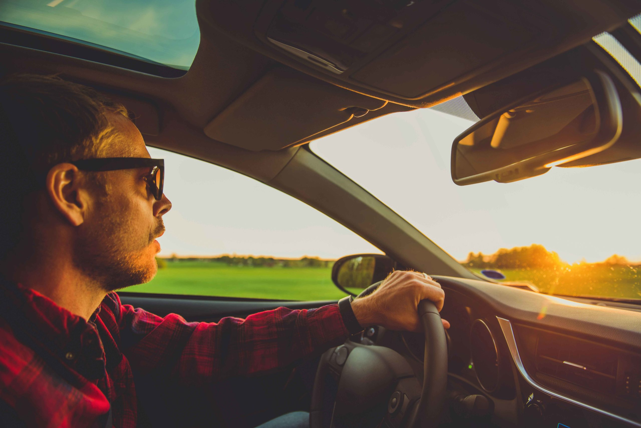 things you should never leave in your car