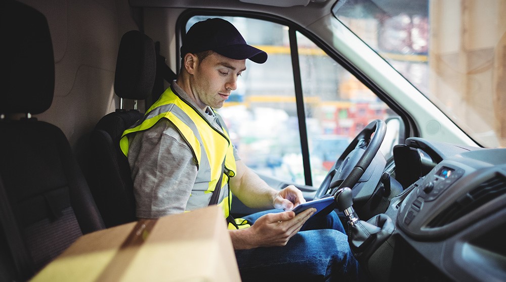 Commercial Fleet and Delivery Drivers: 5 tips to prevent distracted driving.