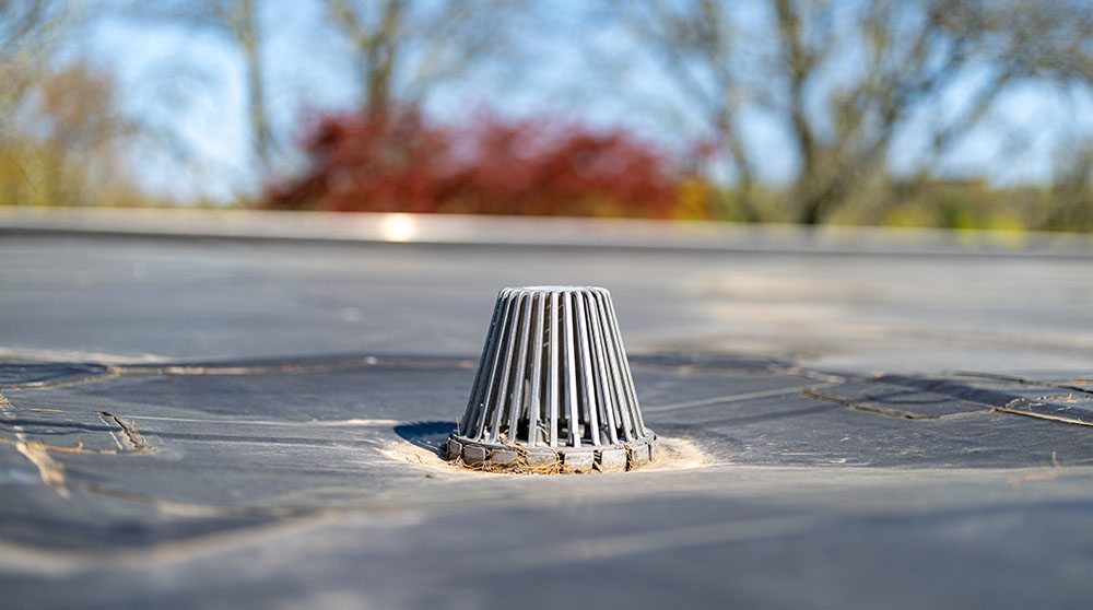 How to prevent flat roof water problems.